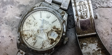 Reviving Time: Watch Restoration