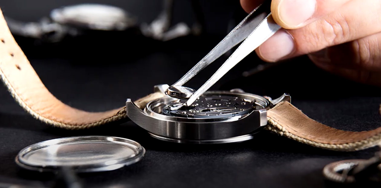 changing watch battery